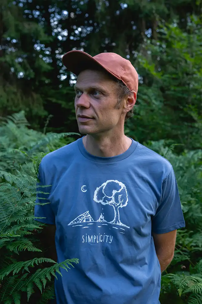 simplicity-unisex-t-shirt-blau-01